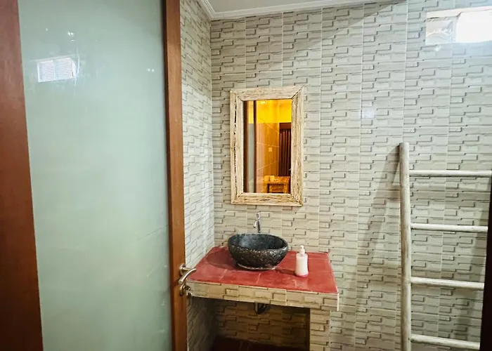 Dicky Batu Bolong Guest house